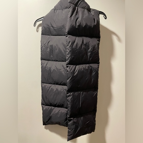 Puffer Scarf Black Quilted - Picture 3 of 4